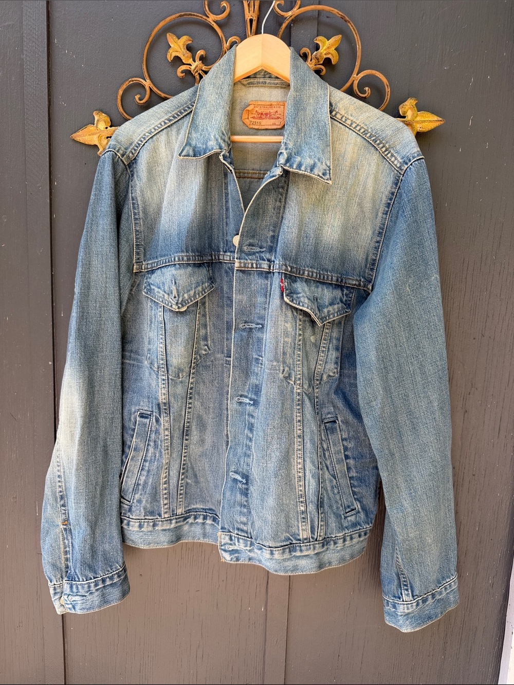 Levi's Light Blue Washed Denim Trucker Jacket - Men's